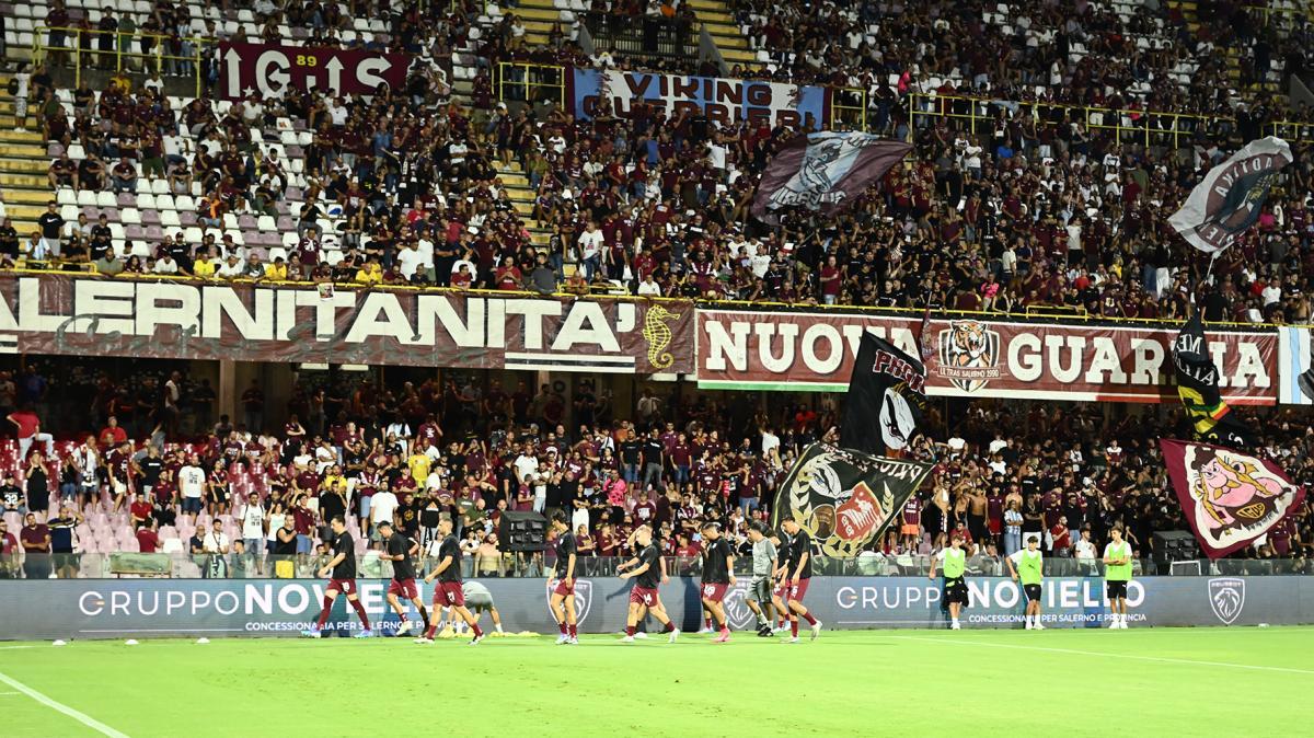 Salernitana, definite le tariffe per la campagna abbonamenti ma manca l'ultimo tassello