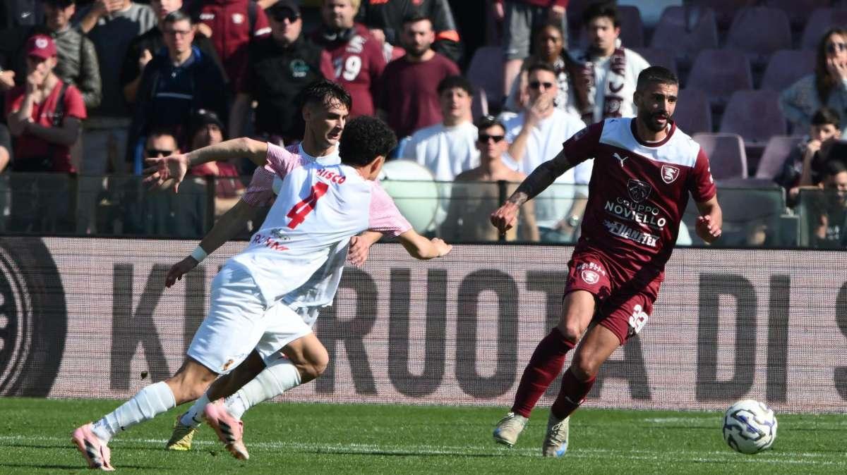 Salernitana e il jolly difensivo: il futuro di un centrale passa dalla duttilità