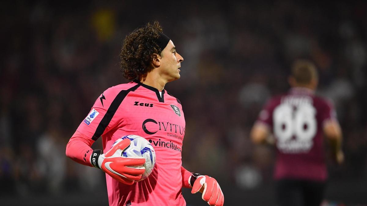 Ex granata ai Mondiali: questa notte tocca al Messico di Ochoa, debacle europea