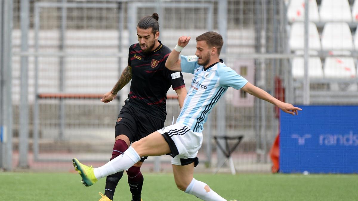Non decolla l'asse Salernitana-Catania, solo un calciatore può fare il percorso Campania-Sicilia