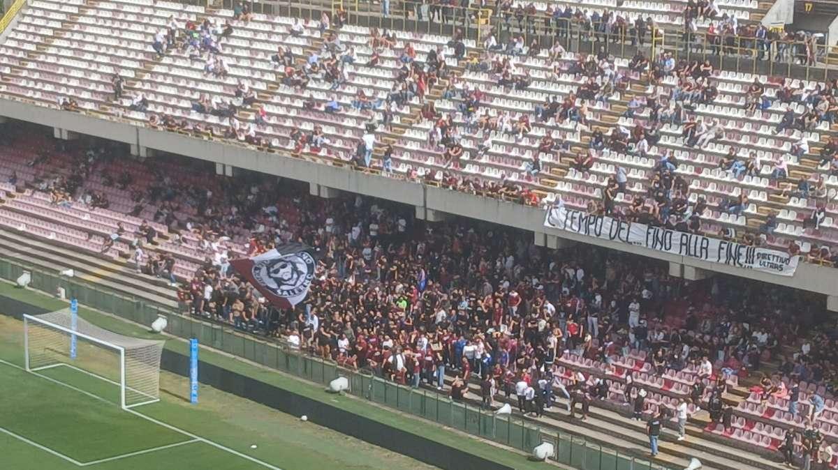 "Nelle difficoltà guardate la curva! Riprendiamoci la B": il discorso degli ultras alla squadra