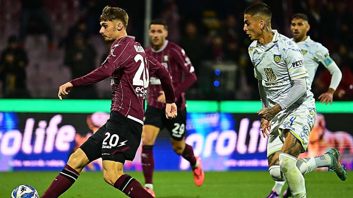 Salernitana, attacco affollato: ora qualche cessione