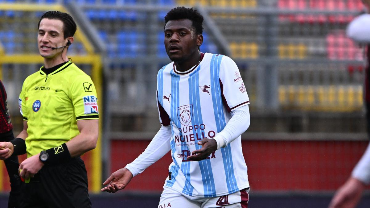 Salernitana, la stampa nazionale apre con il caso Gyabuaa