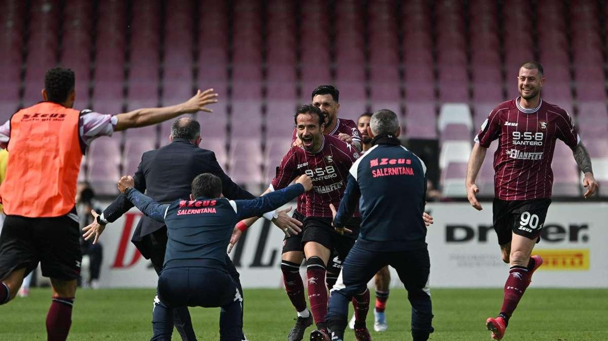 Salernitana, una vittoria per rimanere agganciati al treno salvezza