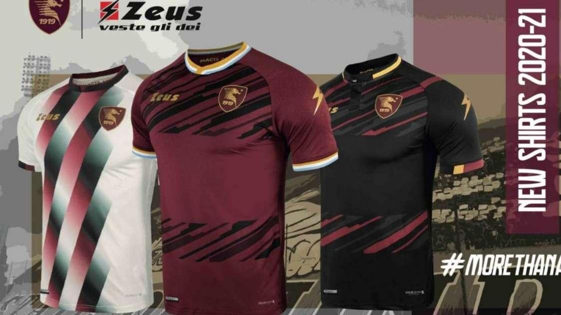 SALERNITANA: nuove maglie effetto zebrato con cavalluccio di colore oro