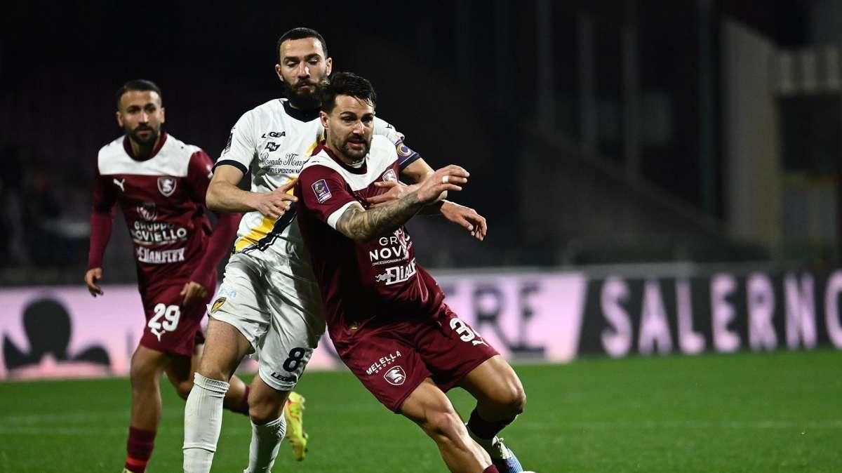 Tra rifiuti, striscioni, Lescano e l'addio di Liguori: sintesi del mercato invernale dei granata