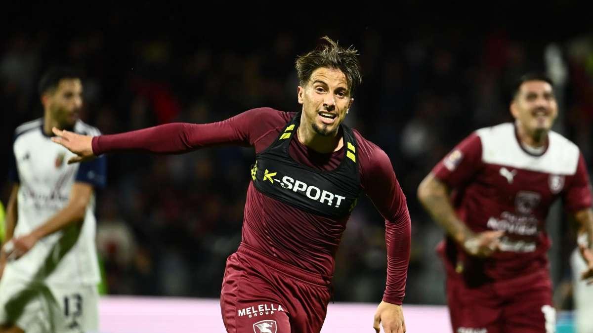 Liguori: "Non esiste un tifo come il nostro. Dedico il gol a mio padre che non c'è più"
