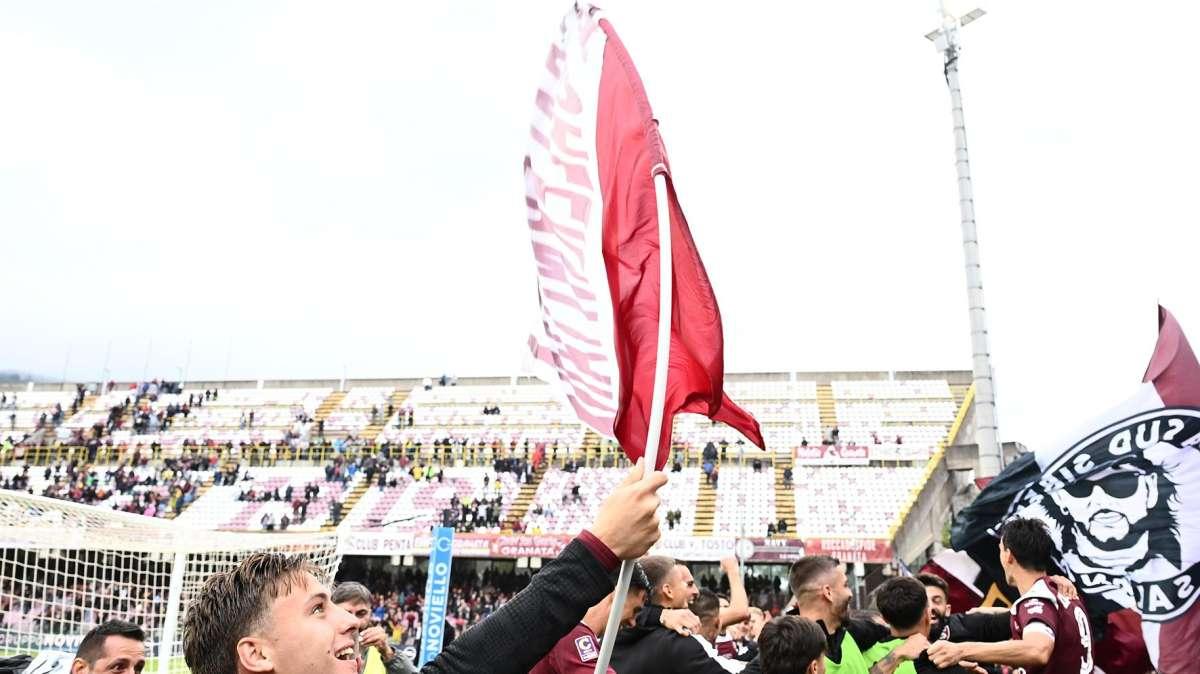 Salernitana, tutti uniti per tagliare il traguardo
