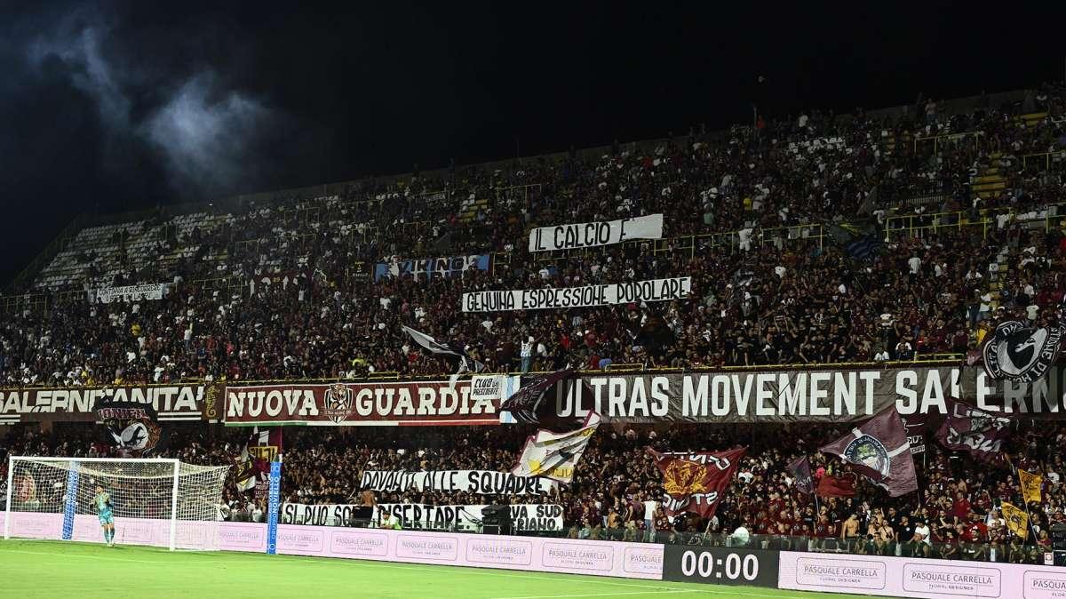Salernitana-Crotone, lunedì sera all’Arechi atteso un buon colpo d'occhio e il ricordo di Carlo Ricchetti