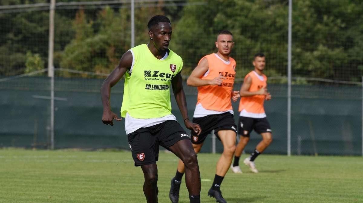 Salernitana, ultimo fine settimana di riposo prima del ritiro: si attendono rinforzi