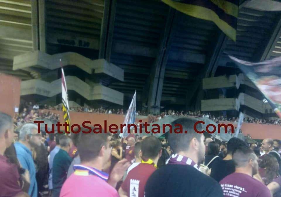 SALERNITANA: piazza unita sotto il vessillo granata, un augurio per la nuova stagione