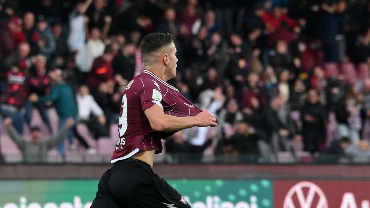 VIDEO | 100 metri di felicità e il boato impressionante dell'Arechi quando Raimondo ha gonfiato la rete