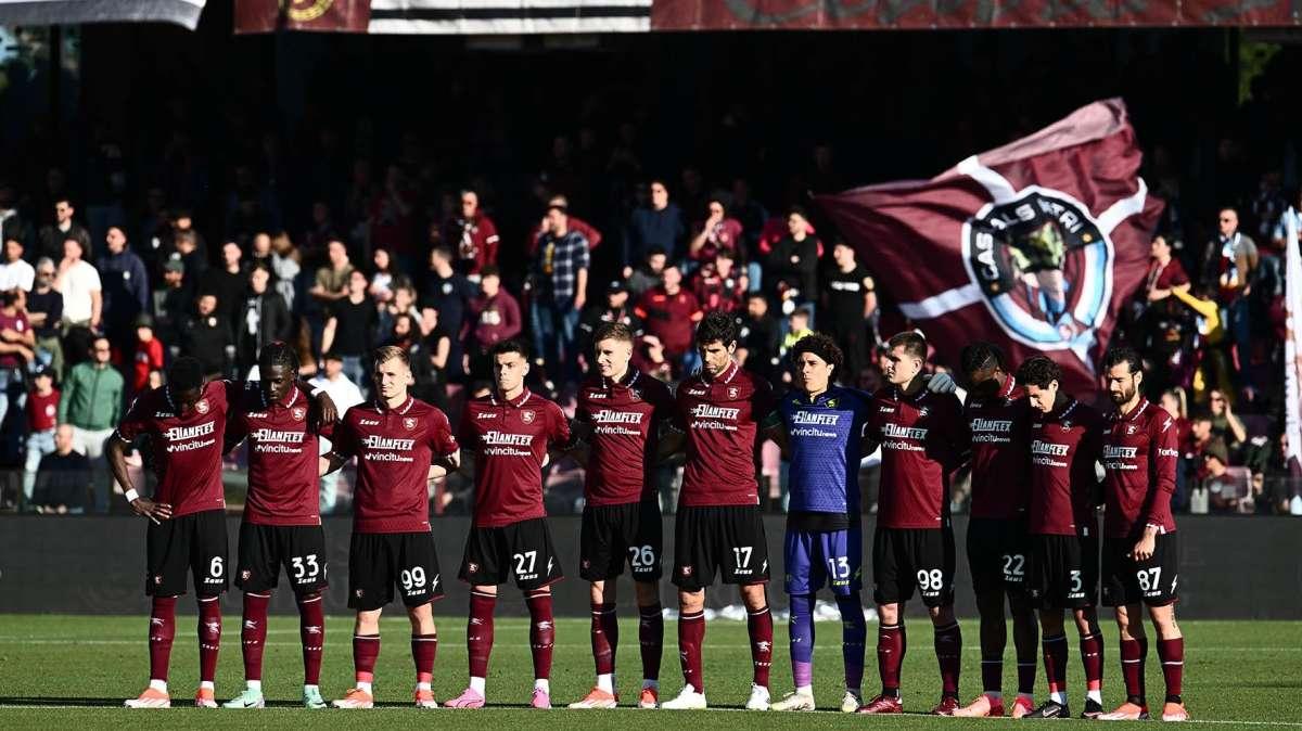 Salernitana, un'intera rosa sul mercato