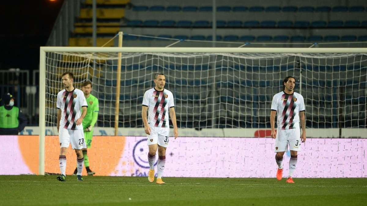 SALERNITANA: mai nella storia una piazza così scettica e distaccata. I motivi del "gelo" e l'occasione persa