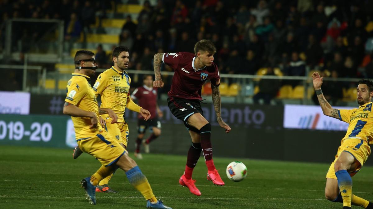 Salernitana, difficoltà per arrivare ad alcuni obiettivi: prima spazio alle uscite e al taglio del monte ingaggi