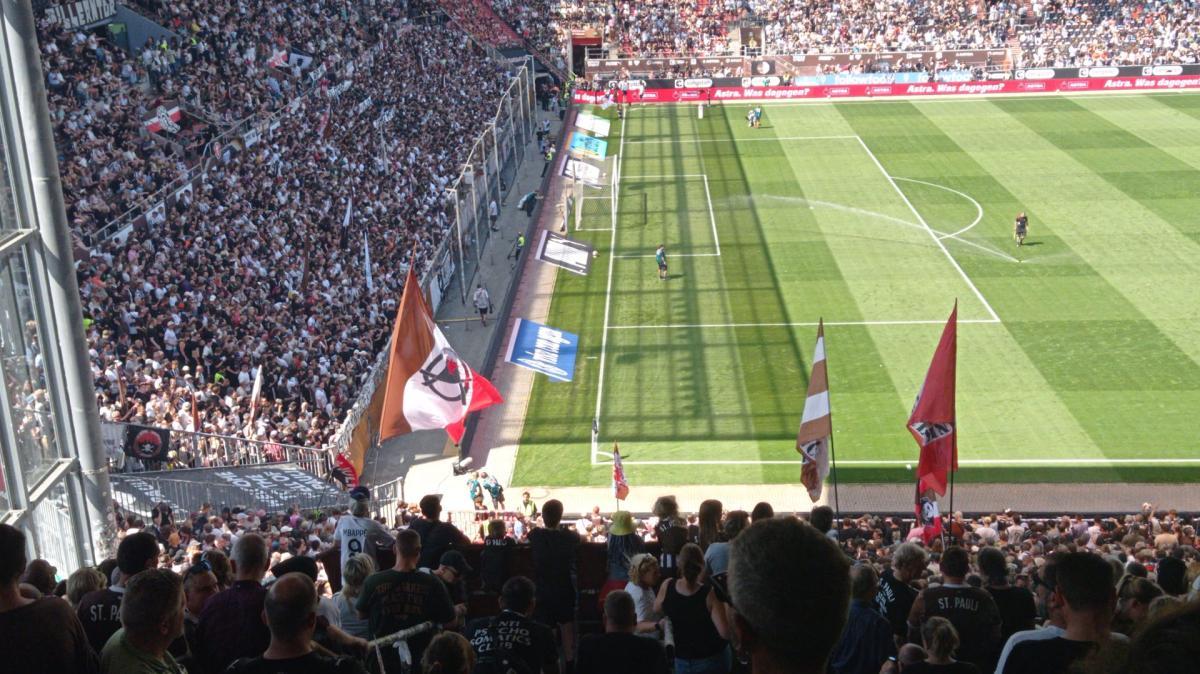 St. Pauli - Fürth finisce 1-1: dopo il gol di testa di Mathisen il pareggio di Klaus