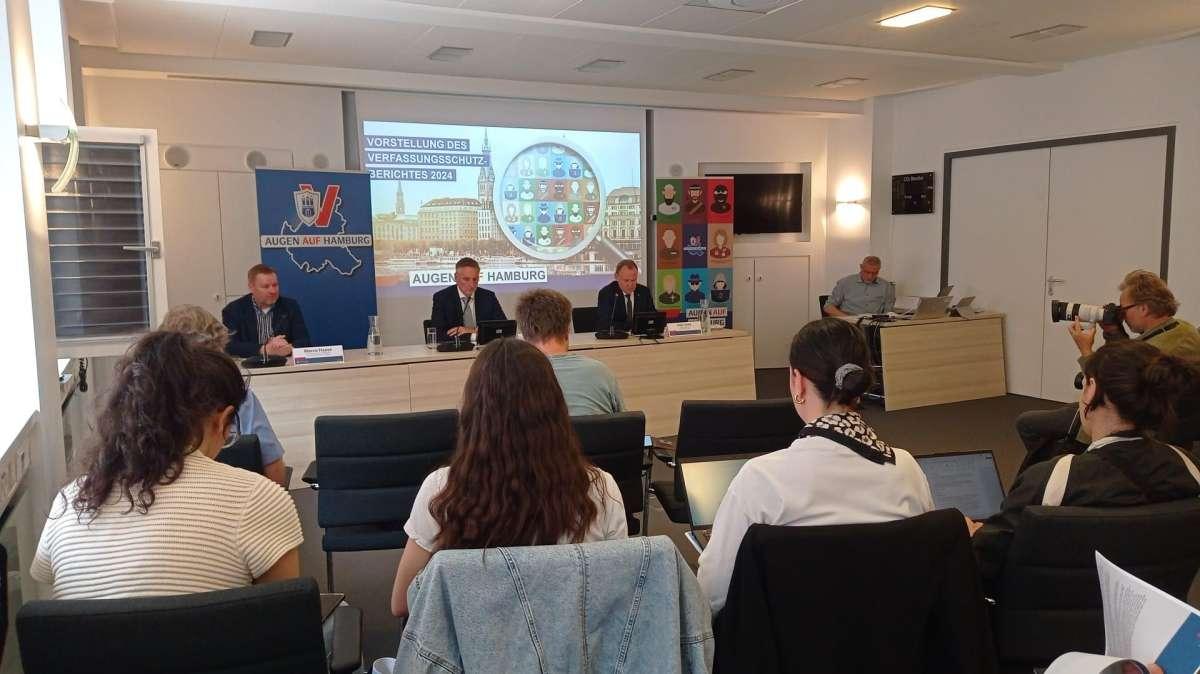 [ITA/DEU] Ufficio di controllo della costituzione: Conferenza stampa situazione AFD