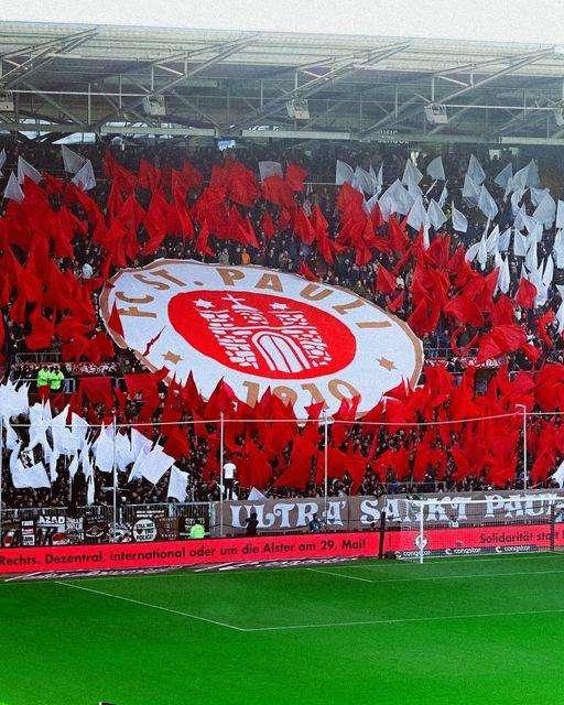 St Pauli, 113 volte auguri di buon compleanno!