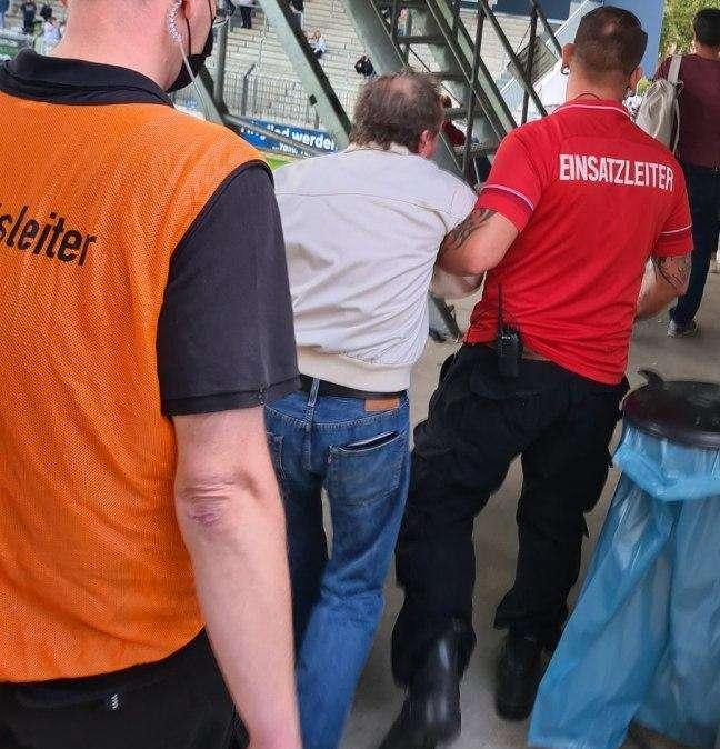 Babelsberg, negazionista neonazi riconosciuto e cacciato dallo stadio