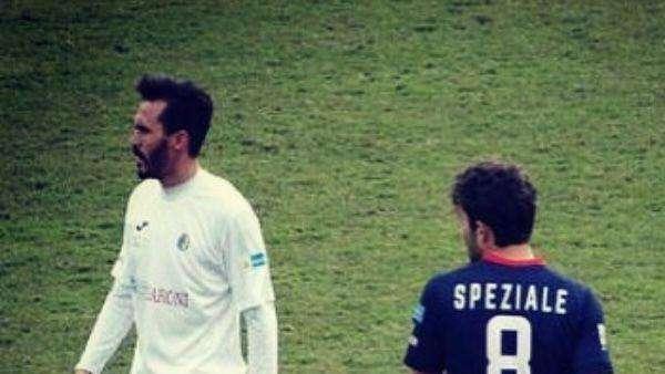 David Speziale col numero 8