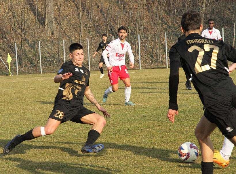 A sx Selmi in azione