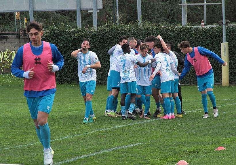 Il gruppo festeggia