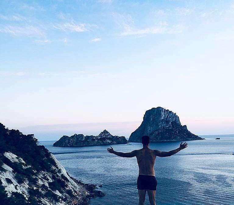 Rocchi davanti ad Es Vedr&agrave; 