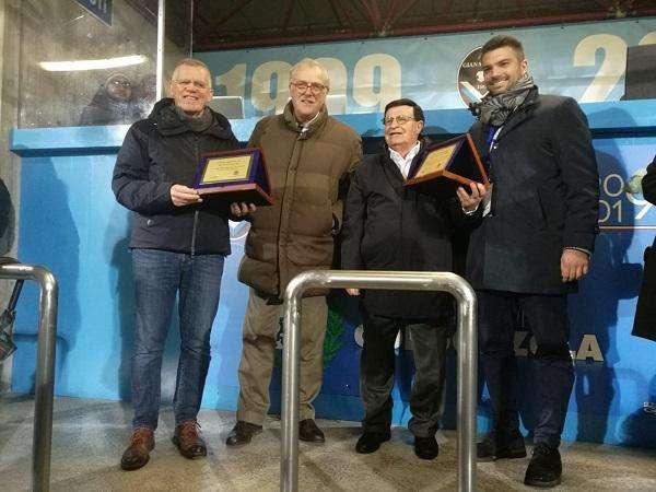 Giana, il presidente Bamonte e il sindaco Stucchi omaggiati dal presidente AlbinoLeffe Andreoletti