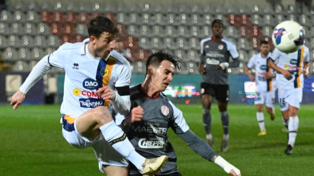 Giana Erminio- Pro Vercelli 1-0, decide un gol di Luigi Samele   
