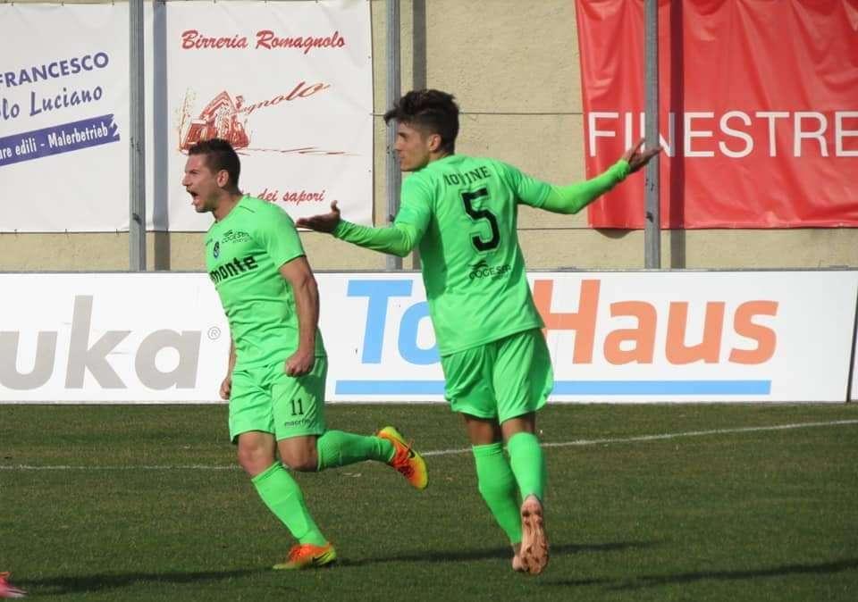 Iovine dopo un gol
