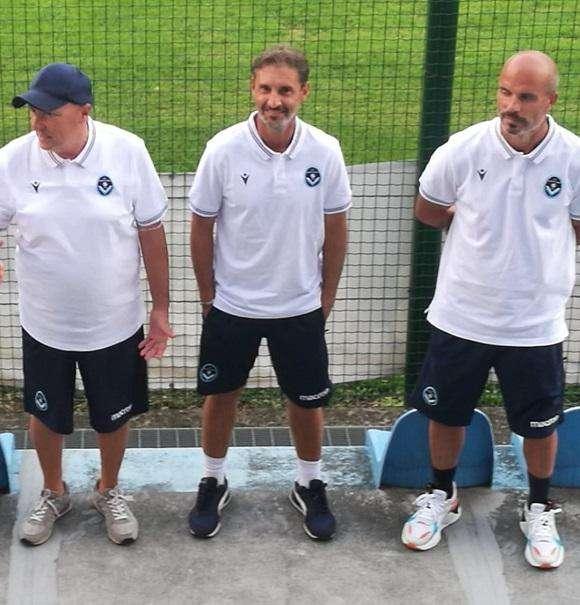 Al centro, Ardito