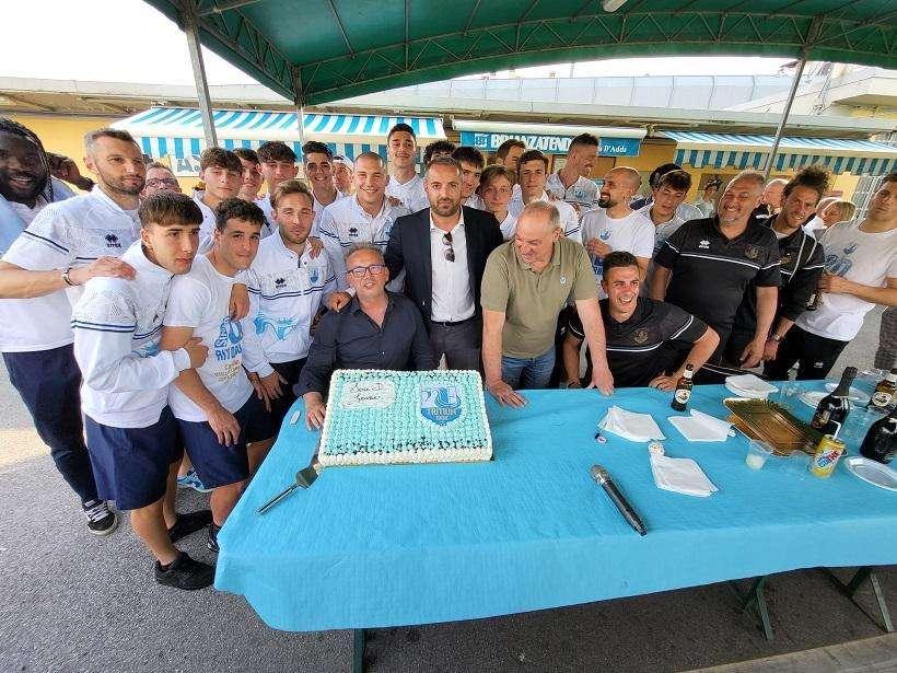 La festa con la torta Serie D