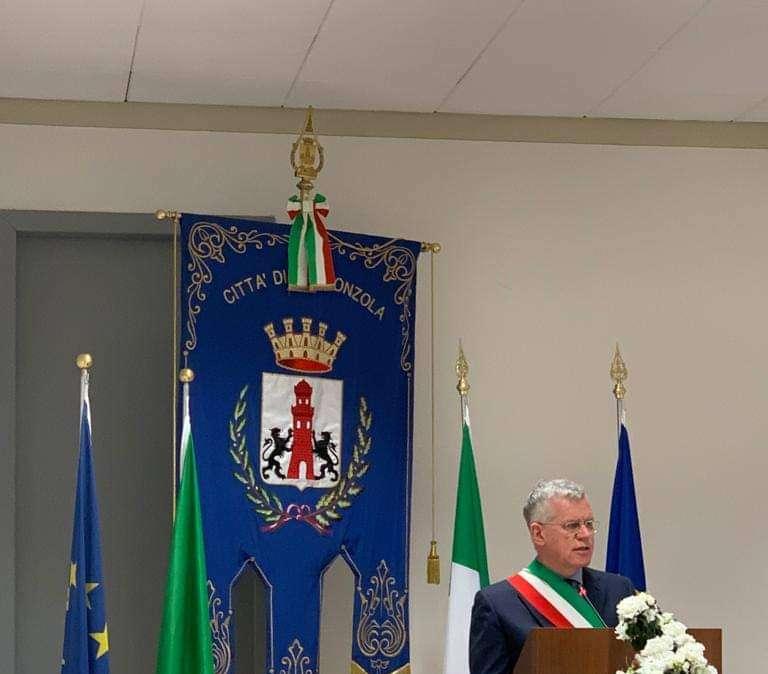 Il sindaco Angelo Stucchi