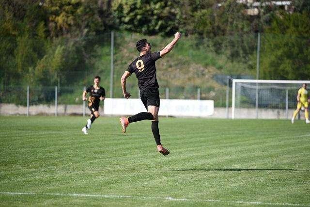 Valente, autore secondo gol