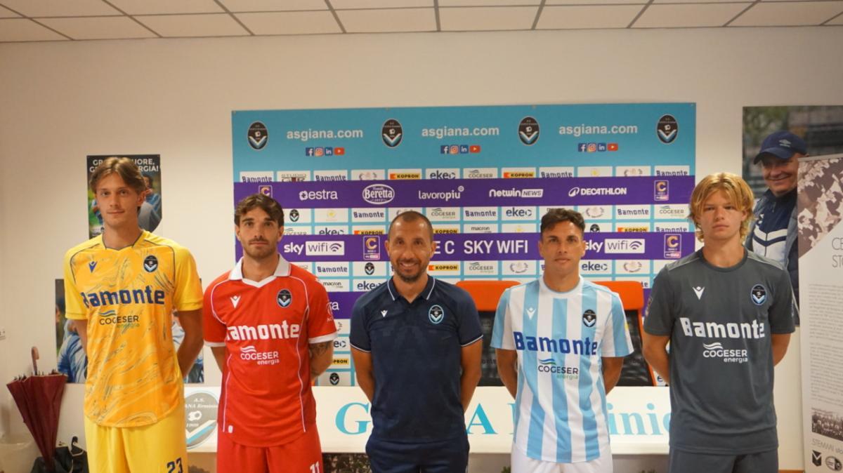 Le nuove maglia della Giana 