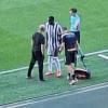 Udinese-Cagliari, Davis esce nel primo tempo: fastidio muscolare per il centravanti