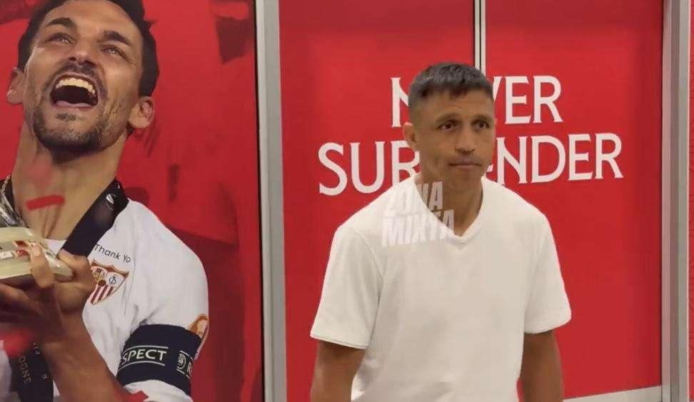Udinese, Sanchez è arrivato a Siviglia per iniziare la sua nuova avventura