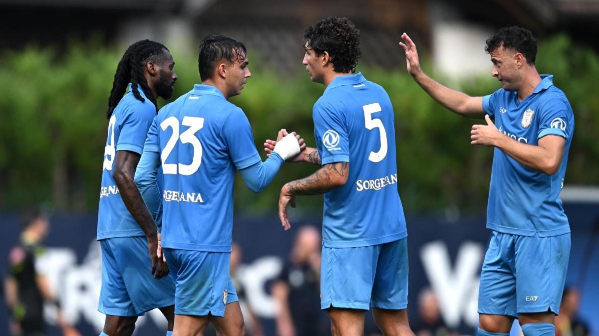 L'ex Udinese Cioffi cade contro il Napoli: la sua Carrarese si arrende 2-0 in amichevole