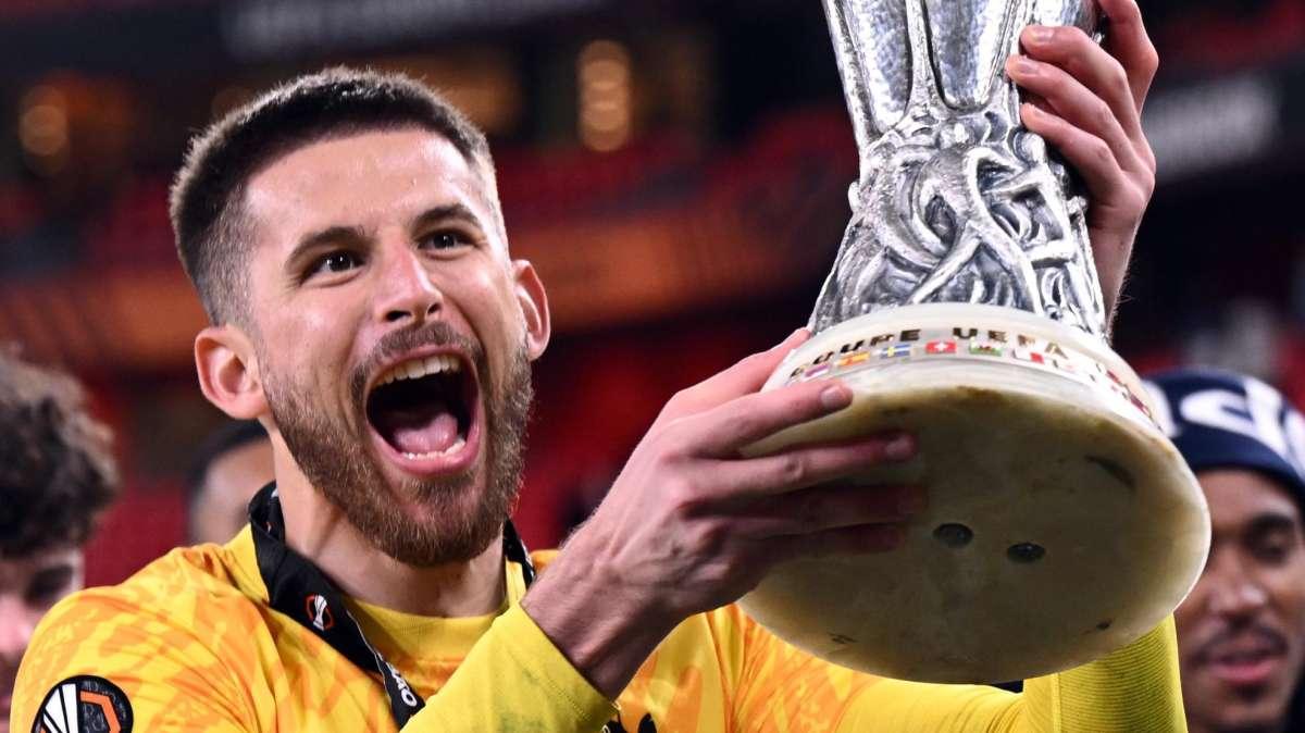 Supercoppa Europea, il papà di Vicario: "Emozione micidiale; siamo in almeno una ventina qua a sostenerlo"