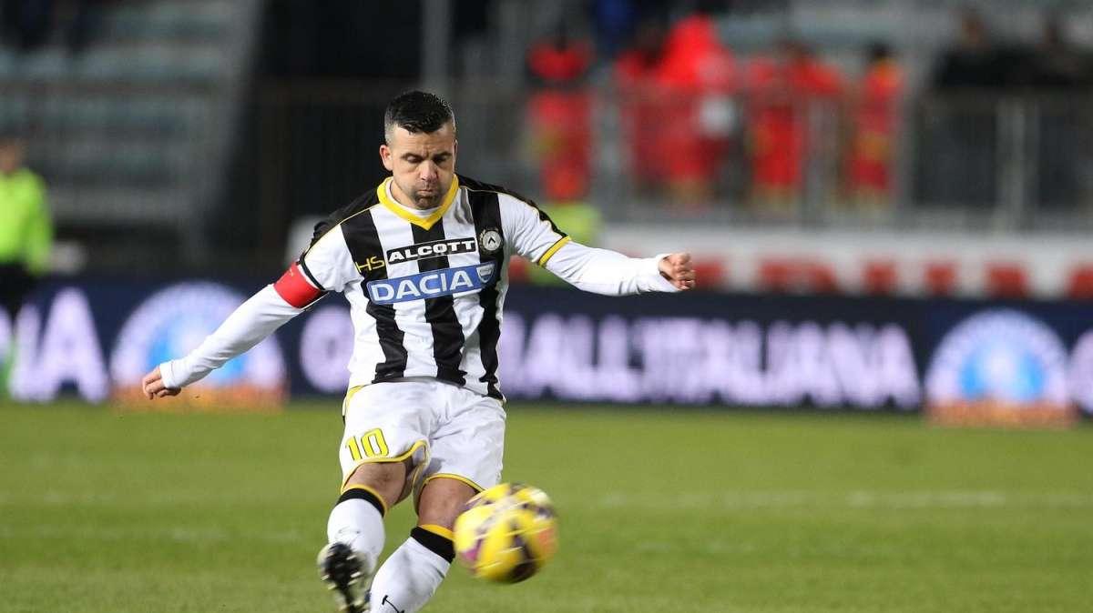 Il 12 settembre 2004 Di Natale fa il suo esordio con la maglia dell'Udinese