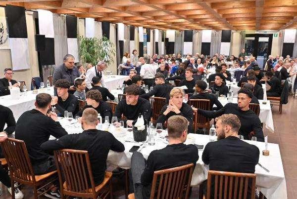 Cena di fine anno per l’AUC. Presente l’Udinese al completo 