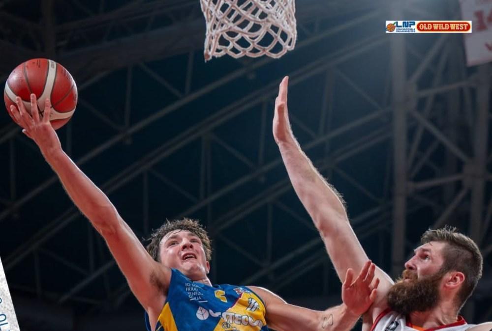 VL Pesaro-UEB Cividale 76-68, le PAGELLE: la vecchia guardia tiene a galla le Eagles