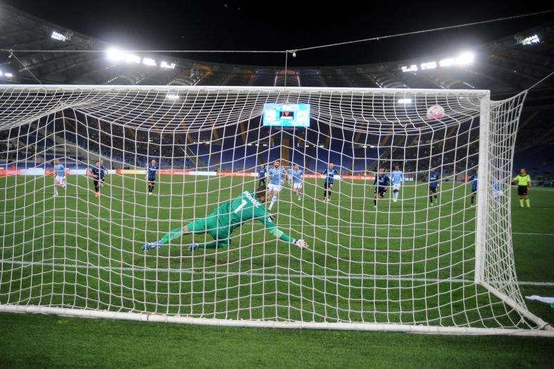 Il posticipo: naufragio Inter, la Lazio vince 2-0
