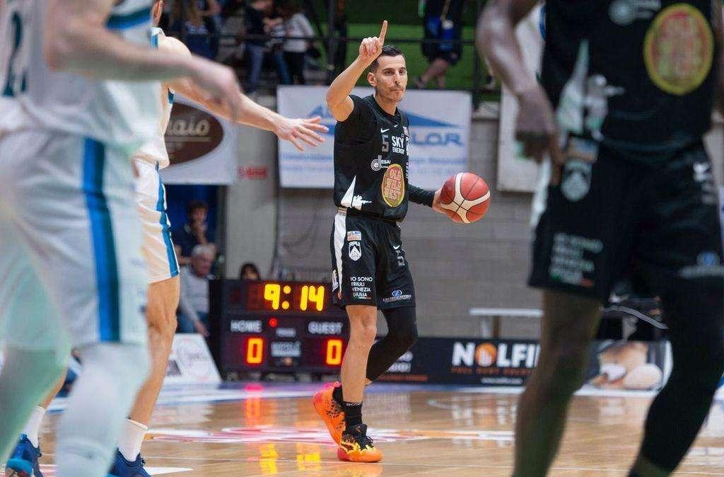 Acqua S.Bernardo Cantù-APU Udine 78-65, LE PAGELLE: non basta il cuore, distrutti dal secondo quarto