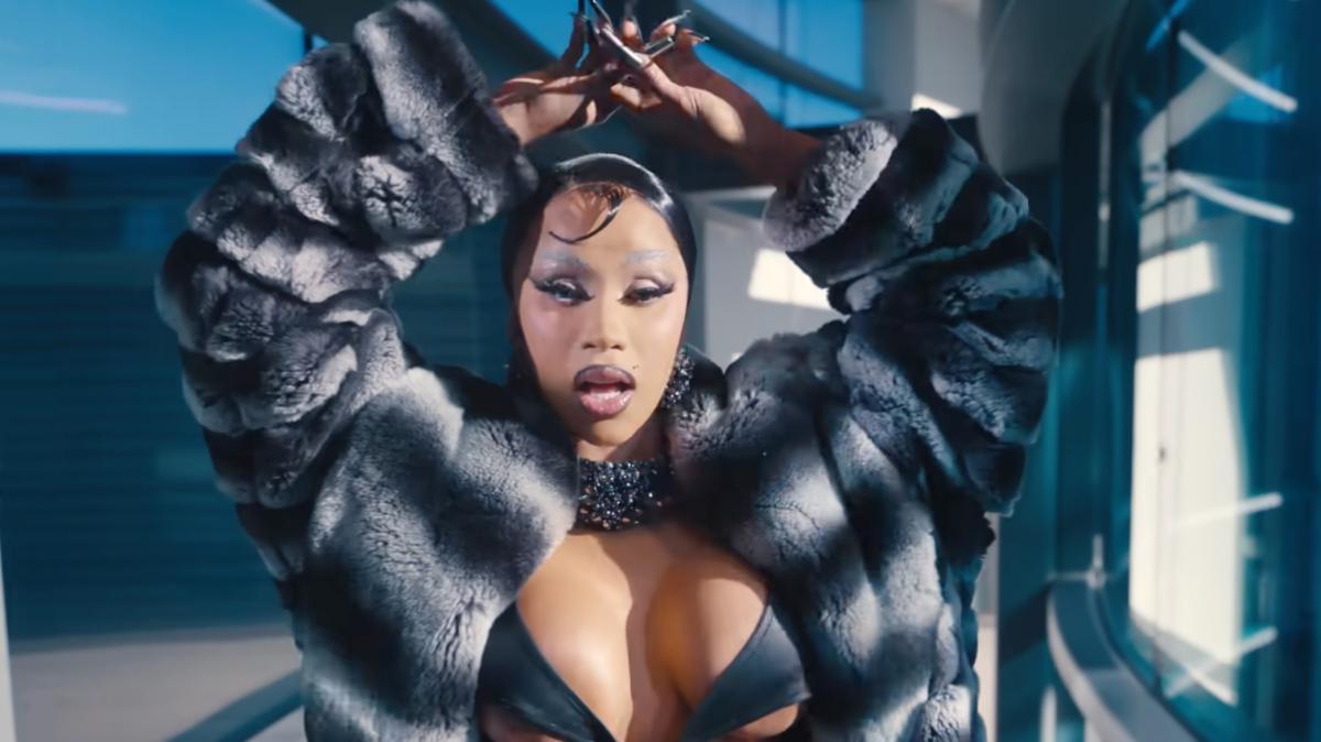 Chi è Cardi B: la rapper americana alla sfilata con il portiere dell’Udinese Okoye