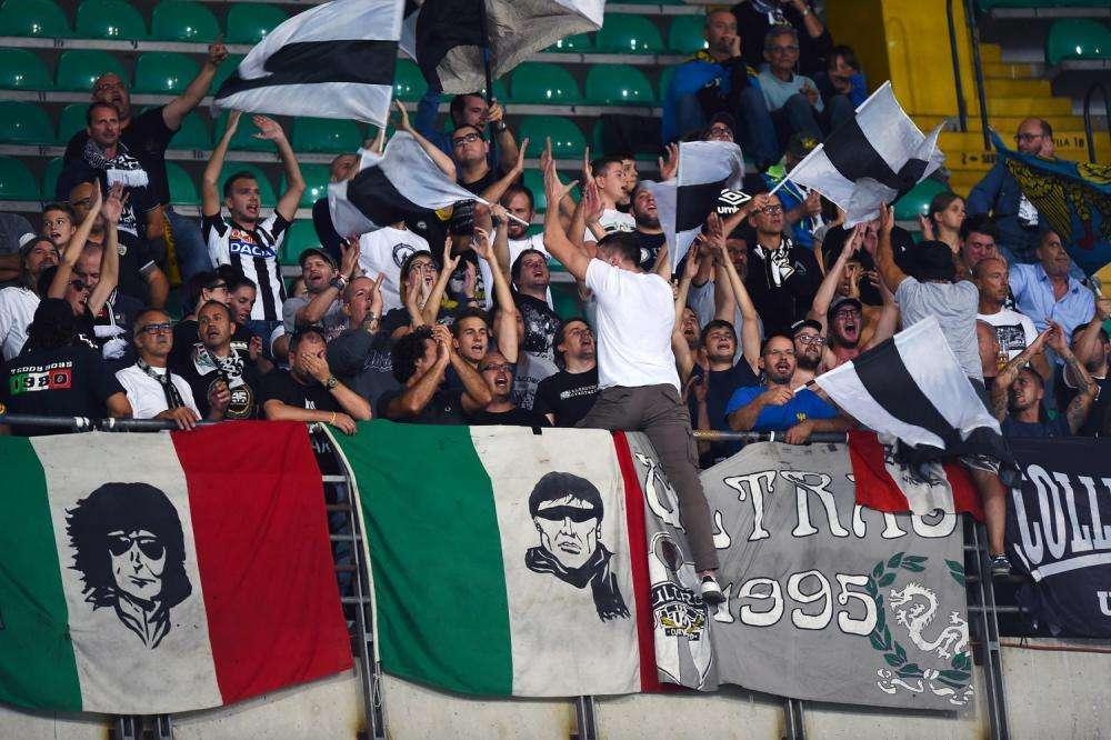 Chiaro messaggio della curva alla squadra: "Tirate fuori gli attributi"