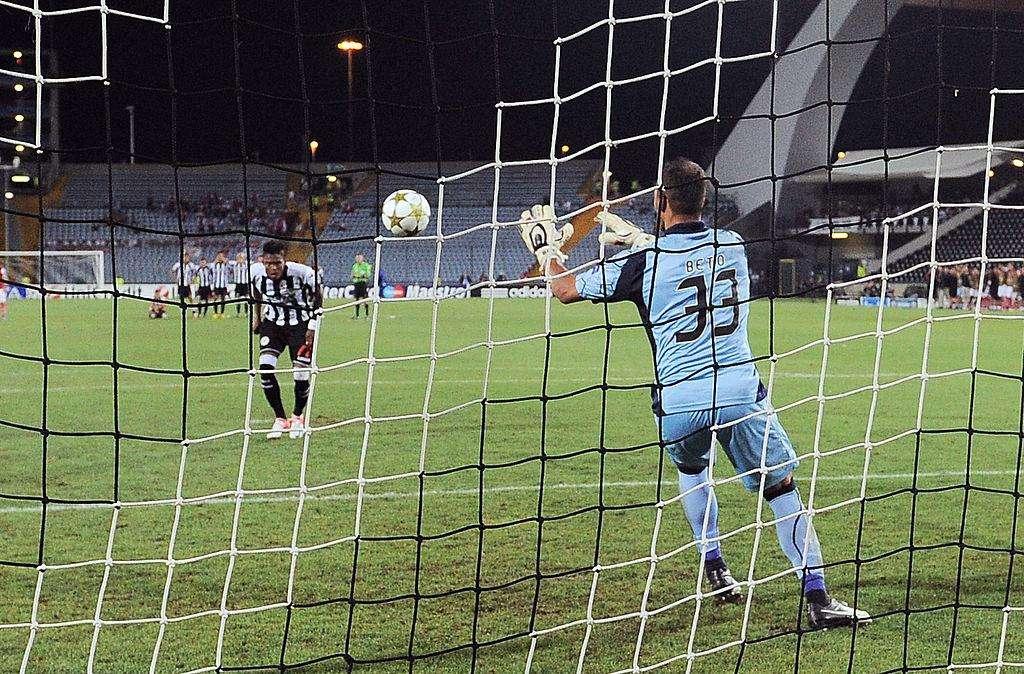 Oggi compie 37 anni Maicosuel, reso celebre dallo sciagurato cucchiaio contro il Braga
