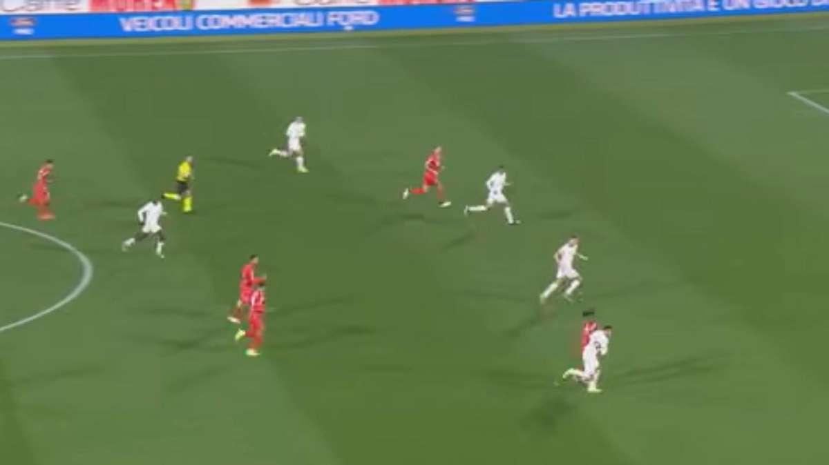 Serie A, i rossoneri tornano alla ribalta: è 0-1 tra Monza e Milan: Gli highlights