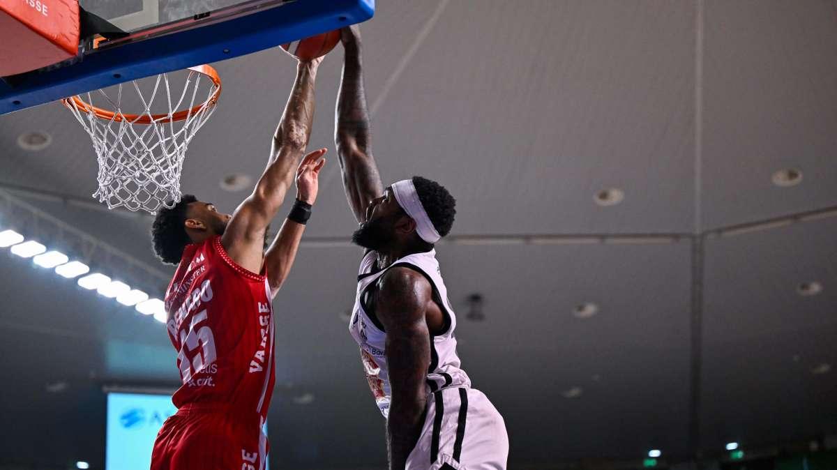 Apu Udine-Pallacanstro Varese 81-92, LE PAGELLE: serata per i bianconeri gravati dagli infortuni