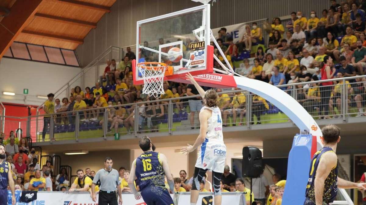 UEB Gesteco Cividale-Elachem Vigevano 82-63, LE PAGELLE: eroi gialloblù